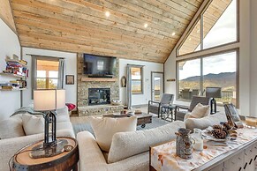 Blue Ridge Mountain-view Cabin w/ Hot Tub & Deck!