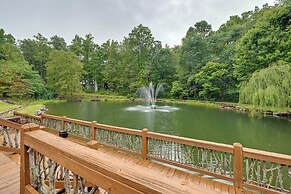 Blue Ridge Mountain-view Cabin w/ Hot Tub & Deck!
