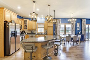 Resort-style Amenities: Home 10 Mi to Galena!