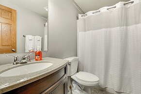 Resort-style Amenities: Home 10 Mi to Galena!