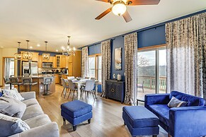 Resort-style Amenities: Home 10 Mi to Galena!