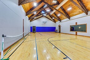 Resort-style Amenities: Home 10 Mi to Galena!