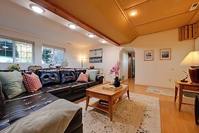 1 Mi to Burfoot Park: Olympia Apt w/ Scenic Views
