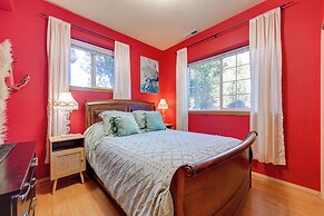 1 Mi to Burfoot Park: Olympia Apt w/ Scenic Views