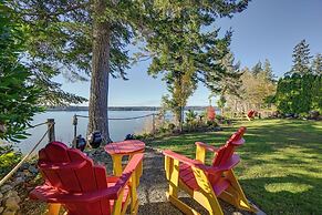 1 Mi to Burfoot Park: Olympia Apt w/ Scenic Views