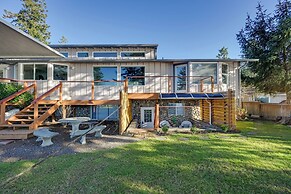 1 Mi to Burfoot Park: Olympia Apt w/ Scenic Views