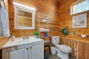 1 Mi to Burfoot Park: Olympia Apt w/ Scenic Views