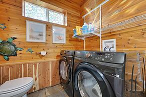 1 Mi to Burfoot Park: Olympia Apt w/ Scenic Views