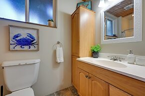1 Mi to Burfoot Park: Olympia Apt w/ Scenic Views