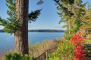 1 Mi to Burfoot Park: Olympia Apt w/ Scenic Views