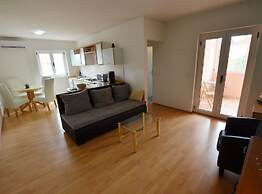 Spacious Apartment With Loggia