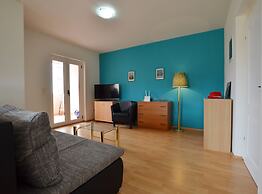 Spacious Apartment With Loggia