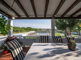 House Rose With Garden and Pool