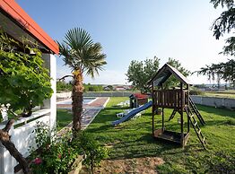 House Rose With Garden and Pool