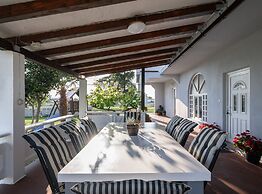 House Rose With Garden and Pool