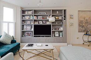 Beautiful Family House With Garden in Queen s Park