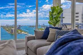 Relaxing Retreat With Pool and Bay Views