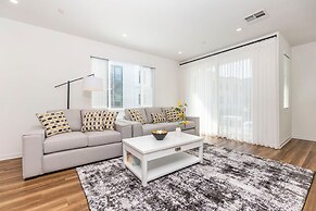 Private Bedroom With Bathroom Central Location