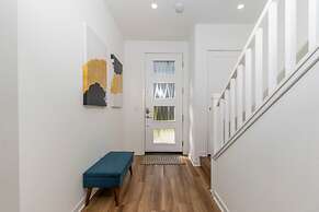 Private Bedroom With Bathroom Central Location
