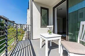 Private Bedroom With Bathroom Central Location