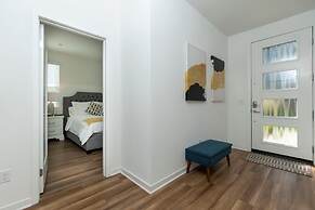 Private Bedroom With Bathroom Central Location