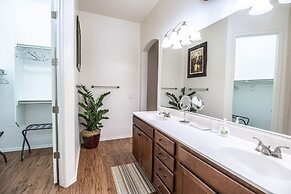 Cozy Granville Retreat W/ Modern Amenities 3 Bedroom Home