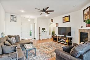 Cozy Granville Retreat W/ Modern Amenities 3 Bedroom Home