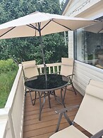 2 Bed Lodge - Sleeps 5 - Parking - Pets - Wifi