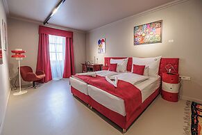 Barka Galéria Hotel és Étterem