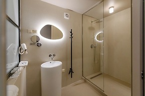 Barka Galéria Hotel és Étterem