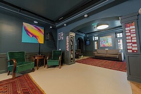 Barka Galéria Hotel és Étterem