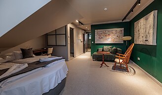 Barka Galéria Hotel és Étterem
