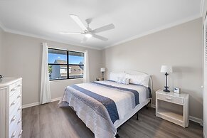 Mariner Lakes Condos