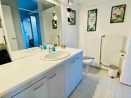 Acropolis Penthouse With 50mbps Wifi