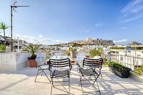 Acropolis Penthouse With 50mbps Wifi