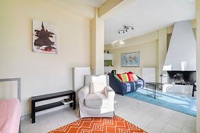 Acropolis Penthouse With 50mbps Wifi