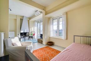 Acropolis Penthouse With 50mbps Wifi