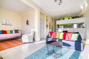 Acropolis Penthouse With 50mbps Wifi