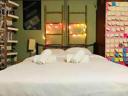 500mbps Wifi Studio 1min From Attiki Metro Station