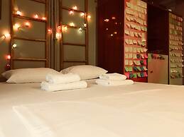 500mbps Wifi Studio 1min From Attiki Metro Station