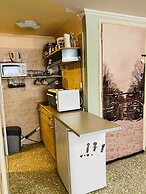 500mbps Wifi Studio 1min From Attiki Metro Station