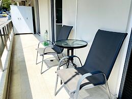 Karyatis - Apartment on the Road of History