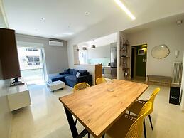 Karyatis - Apartment on the Road of History