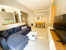 Karyatis - Apartment on the Road of History