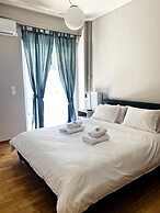 Karyatis - Apartment on the Road of History