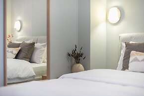 Affordable Luxury With Parking 300mbps Wifi