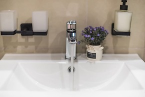 Affordable Luxury With Parking 300mbps Wifi