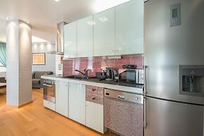 Agios Ioannis Metro Station - Comfy Apartment