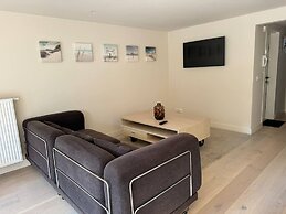 Modern Flat With Garden