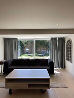 Modern Flat With Garden